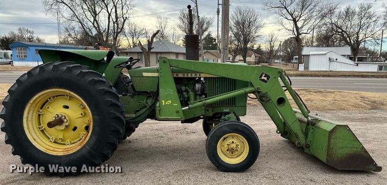 image for item EK9873 1979 John Deere 2640  tractor