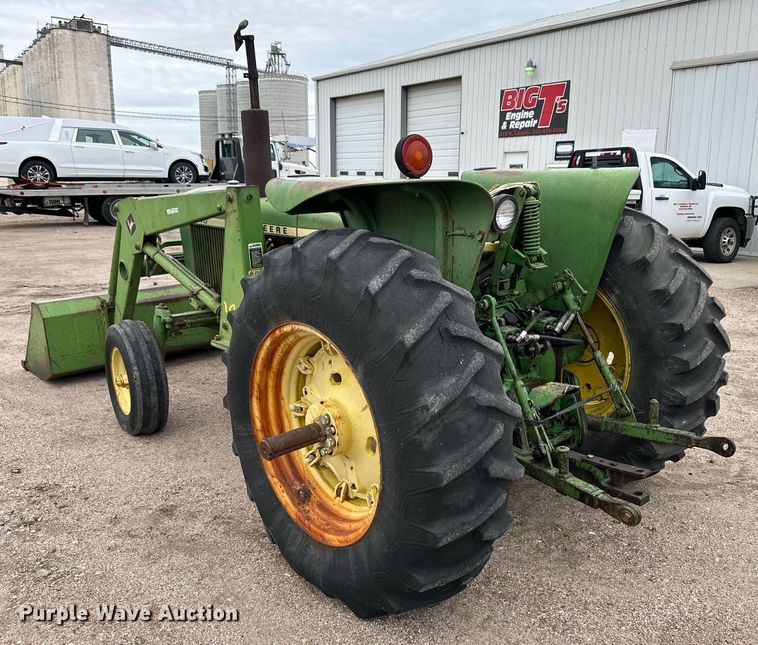 image for item EK9873 1979 John Deere 2640  tractor