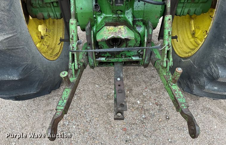 image for item EK9873 1979 John Deere 2640  tractor