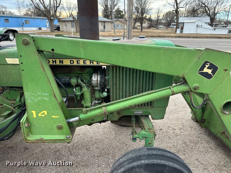 image for item EK9873 1979 John Deere 2640  tractor