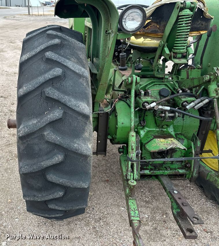 image for item EK9873 1979 John Deere 2640  tractor