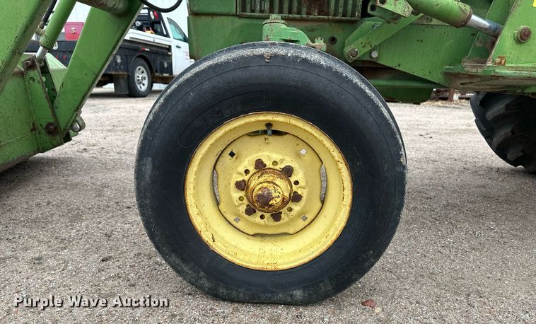 image for item EK9873 1979 John Deere 2640  tractor