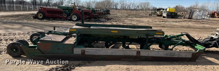 image for item EK9890 1993 John Deere 6200 Gilbert  tractor