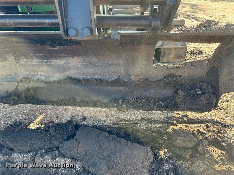 image for item EK9890 1993 John Deere 6200 Gilbert  tractor