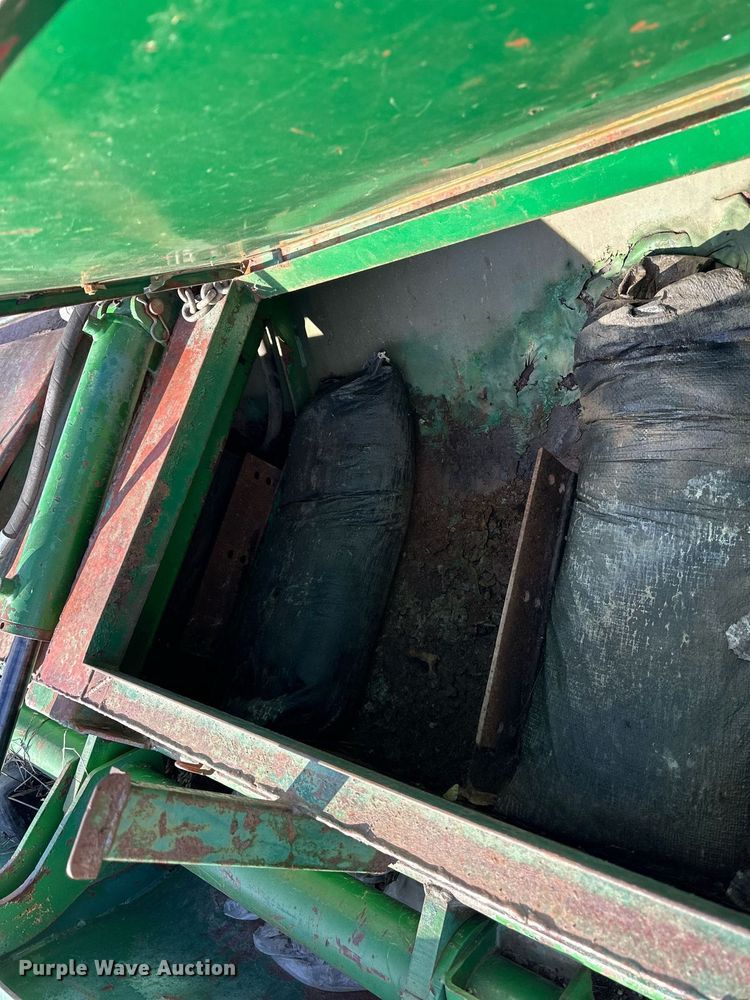 image for item EK9890 1993 John Deere 6200 Gilbert  tractor