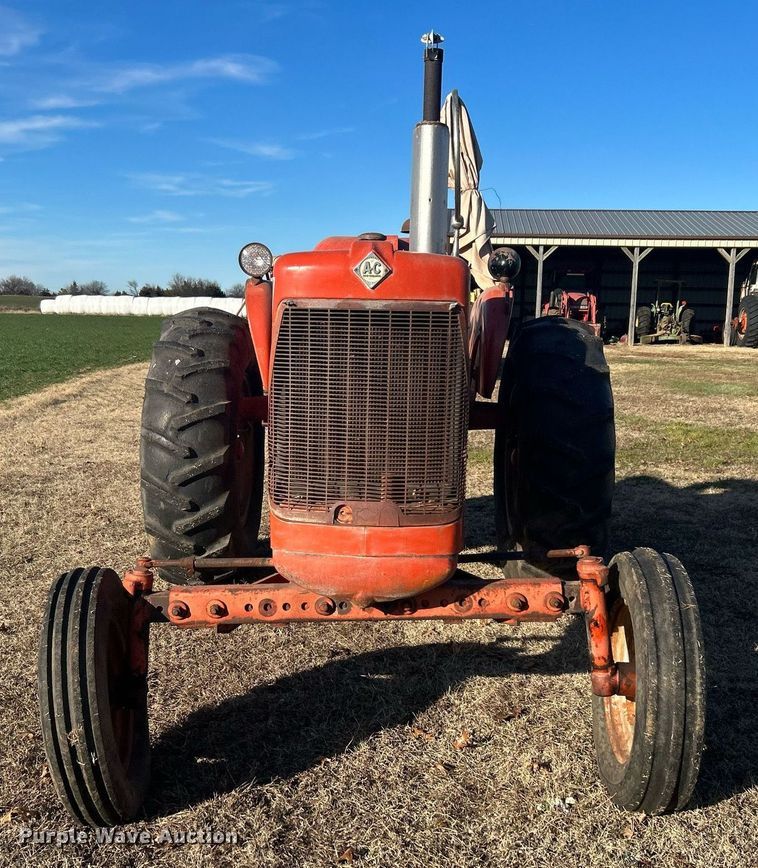 image for item NB9288 1963 Allis-Chalmers D17  tractor