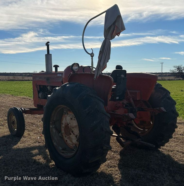 image for item NB9288 1963 Allis-Chalmers D17  tractor