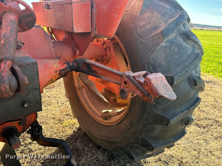 image for item NB9288 1963 Allis-Chalmers D17  tractor