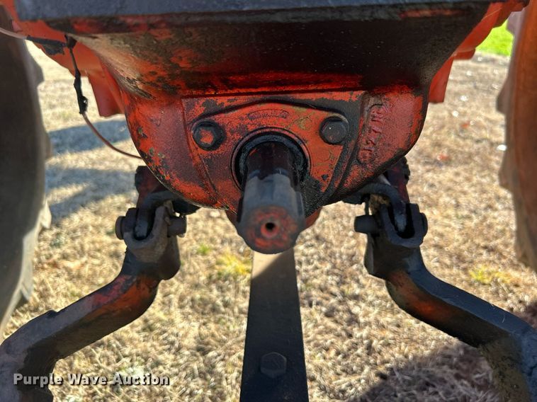 image for item NB9288 1963 Allis-Chalmers D17  tractor