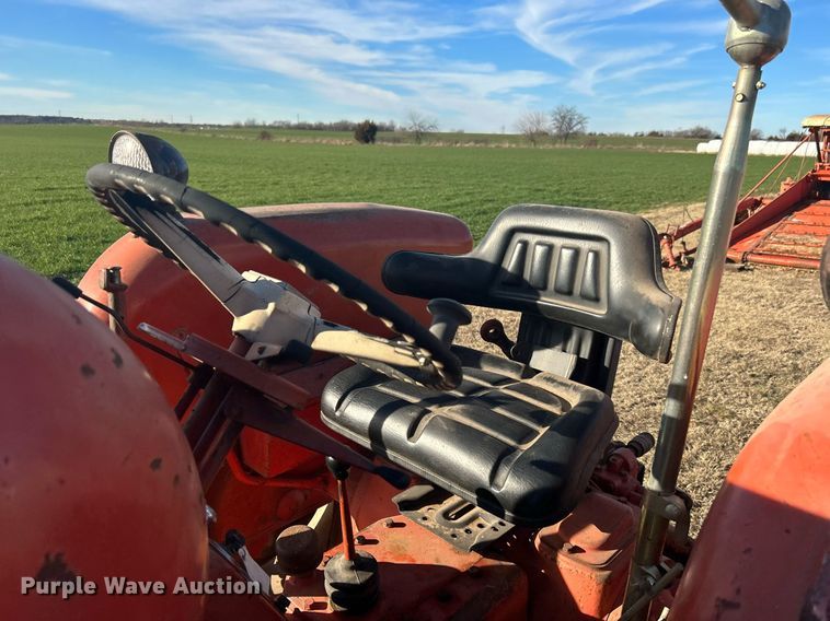 image for item NB9288 1963 Allis-Chalmers D17  tractor