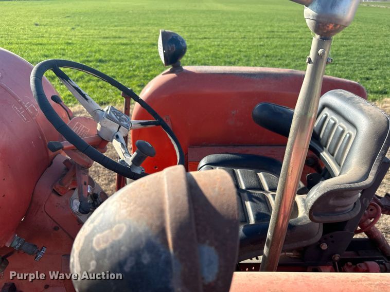 image for item NB9288 1963 Allis-Chalmers D17  tractor