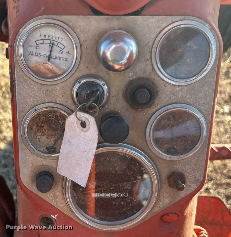 image for item NB9288 1963 Allis-Chalmers D17  tractor