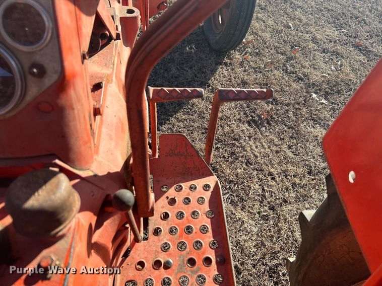 image for item NB9288 1963 Allis-Chalmers D17  tractor