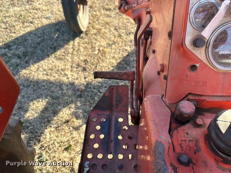 image for item NB9288 1963 Allis-Chalmers D17  tractor