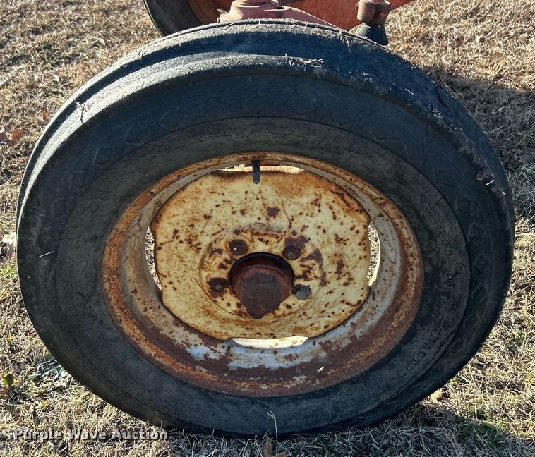 image for item NB9288 1963 Allis-Chalmers D17  tractor