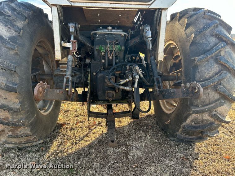 image for item NB9289 1976 White Field Boss 2-85  tractor