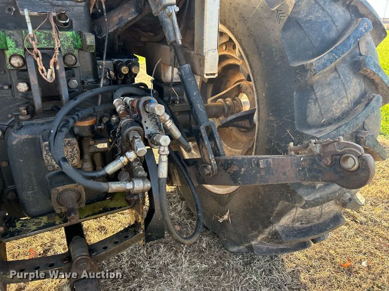 image for item NB9289 1976 White Field Boss 2-85  tractor