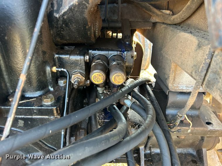 image for item NB9289 1976 White Field Boss 2-85  tractor