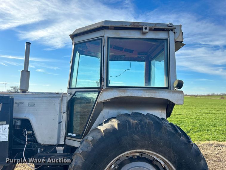 image for item NB9289 1976 White Field Boss 2-85  tractor
