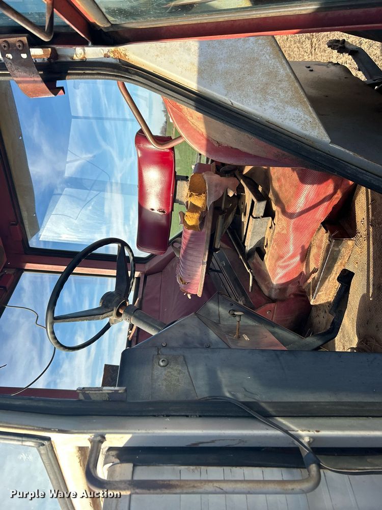 image for item NB9289 1976 White Field Boss 2-85  tractor