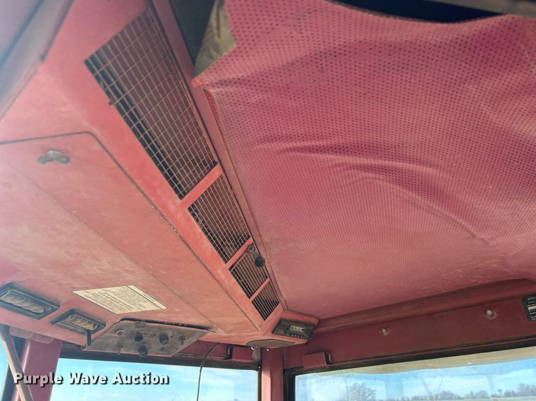 image for item NB9289 1976 White Field Boss 2-85  tractor