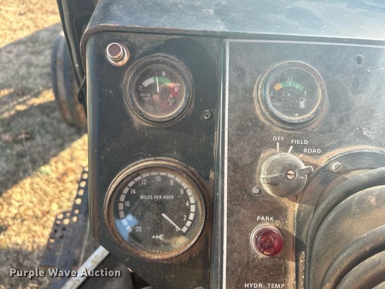 image for item NB9289 1976 White Field Boss 2-85  tractor