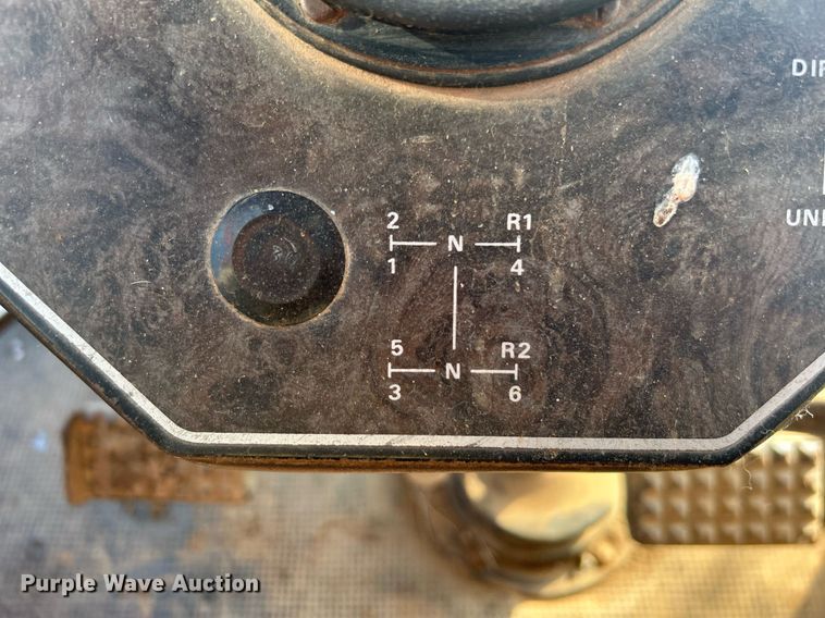 image for item NB9289 1976 White Field Boss 2-85  tractor