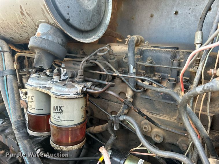 image for item NB9289 1976 White Field Boss 2-85  tractor