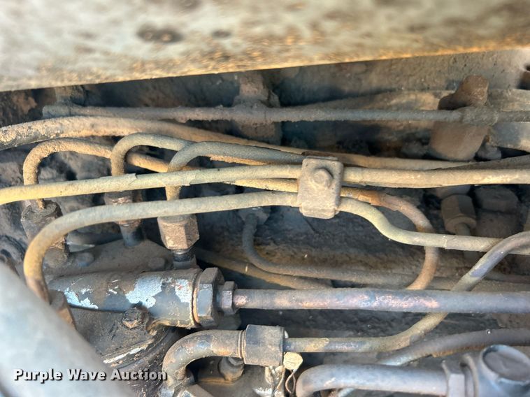 image for item NB9289 1976 White Field Boss 2-85  tractor