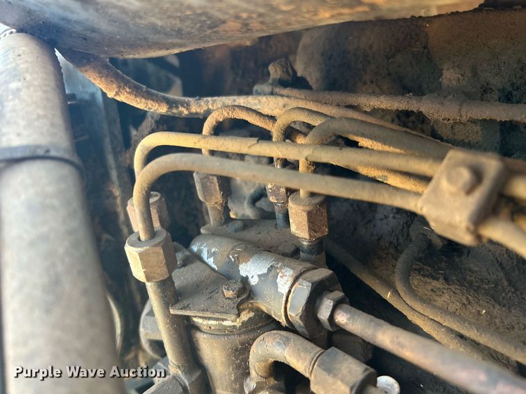 image for item NB9289 1976 White Field Boss 2-85  tractor