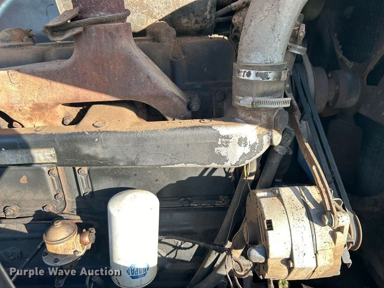 image for item NB9289 1976 White Field Boss 2-85  tractor