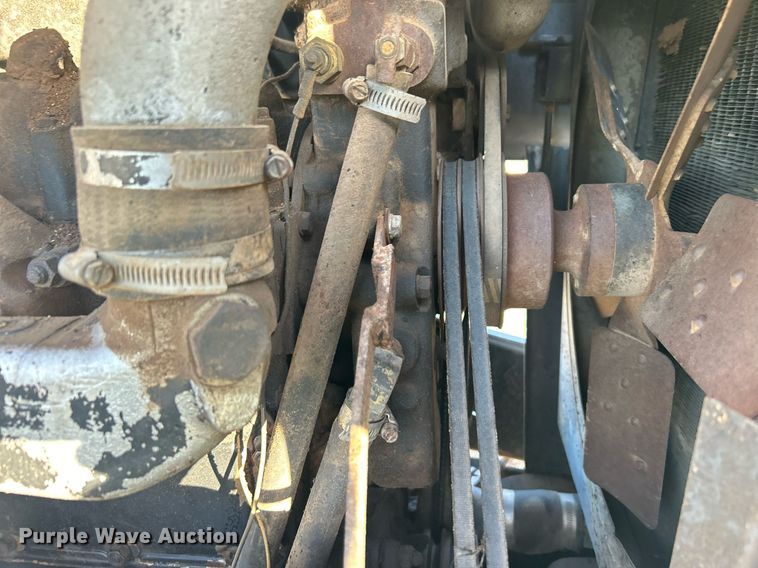 image for item NB9289 1976 White Field Boss 2-85  tractor