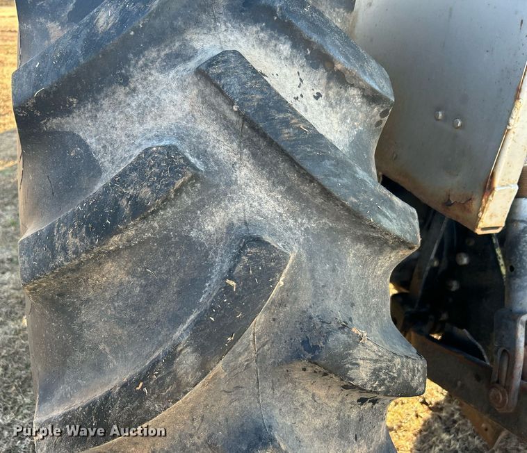 image for item NB9289 1976 White Field Boss 2-85  tractor