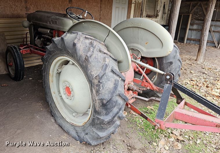 image for item NE9340 1955 Ford 800  tractor