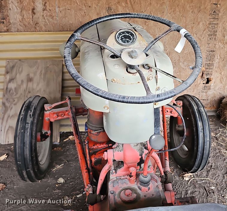 image for item NE9340 1955 Ford 800  tractor