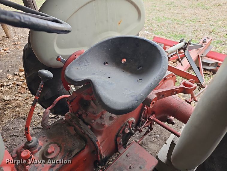 image for item NE9340 1955 Ford 800  tractor