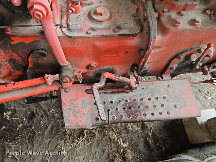 image for item NE9340 1955 Ford 800  tractor