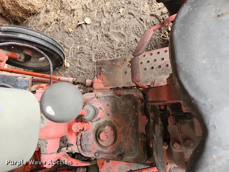 image for item NE9340 1955 Ford 800  tractor
