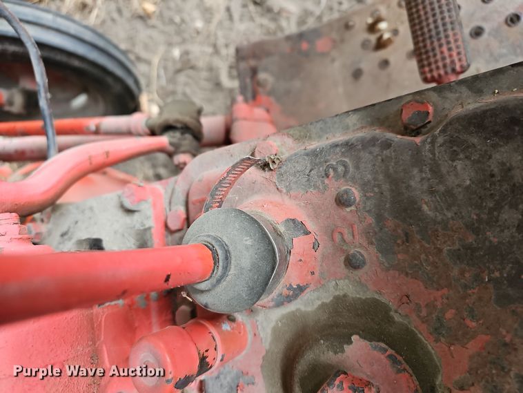 image for item NE9340 1955 Ford 800  tractor