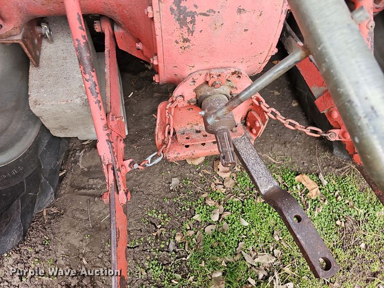 image for item NE9340 1955 Ford 800  tractor