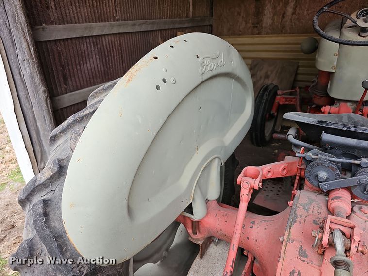 image for item NE9340 1955 Ford 800  tractor