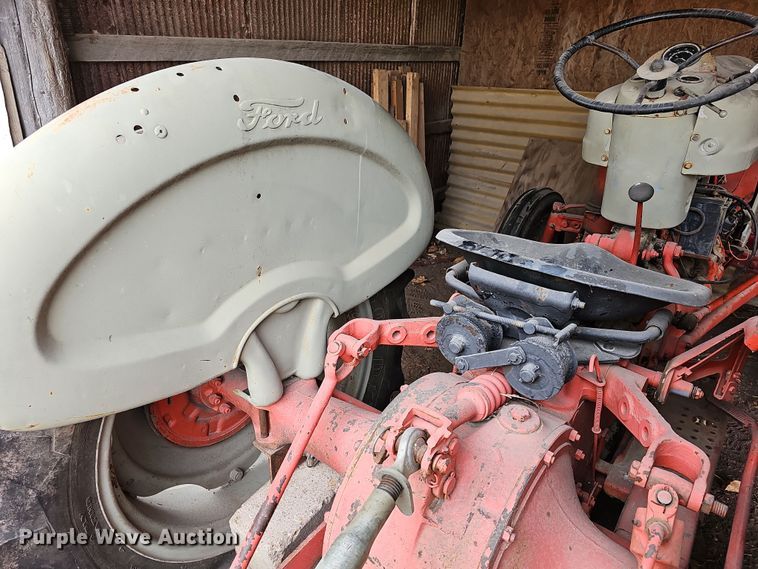 image for item NE9340 1955 Ford 800  tractor