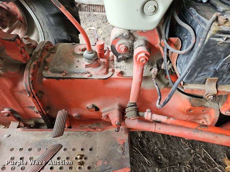 image for item NE9340 1955 Ford 800  tractor