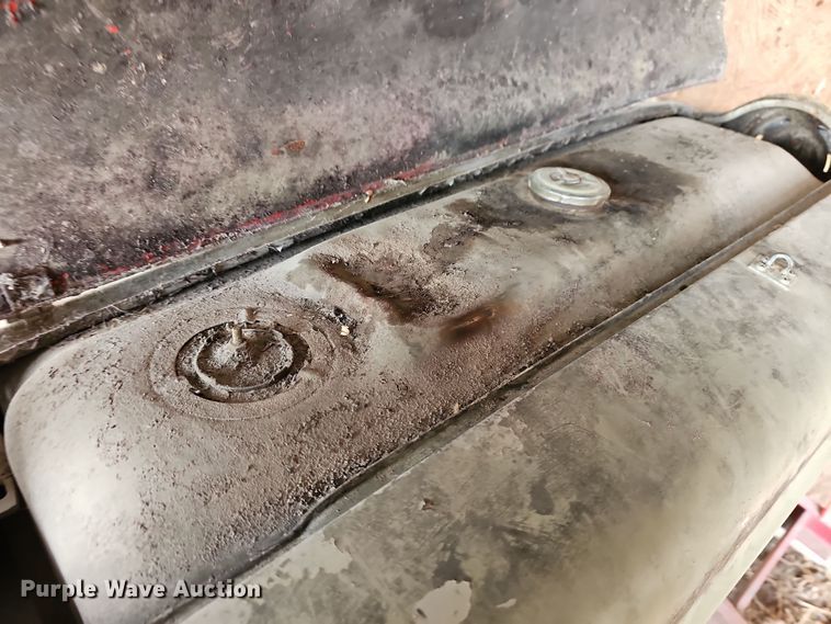 image for item NE9340 1955 Ford 800  tractor