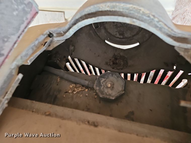 image for item NE9340 1955 Ford 800  tractor