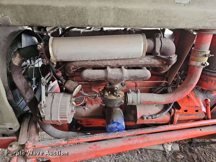 image for item NE9340 1955 Ford 800  tractor