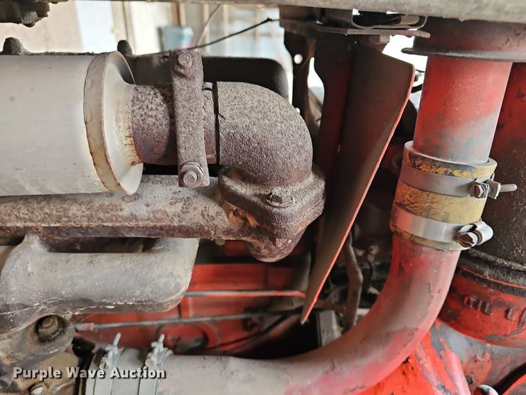 image for item NE9340 1955 Ford 800  tractor