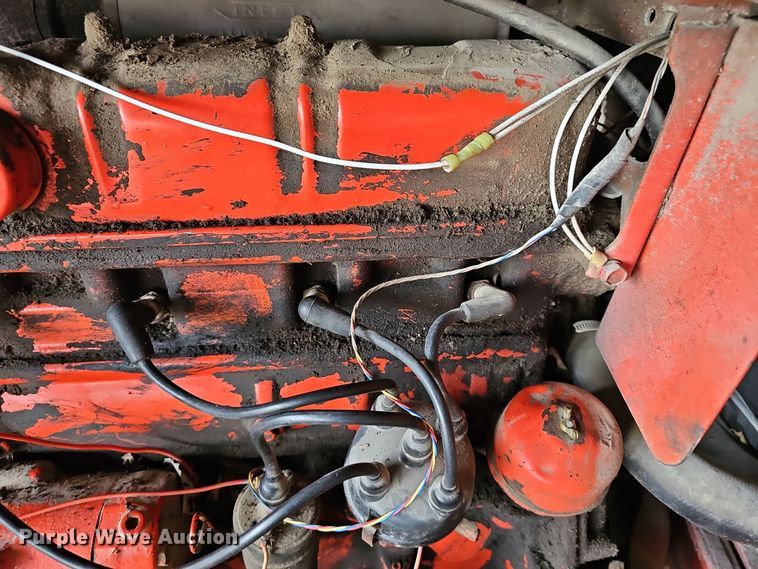 image for item NE9340 1955 Ford 800  tractor