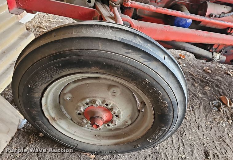 image for item NE9340 1955 Ford 800  tractor