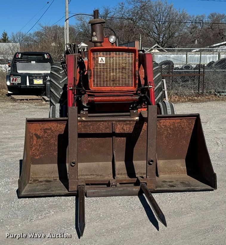 image for item NI9650 1969 Allis-Chalmers 190  tractor
